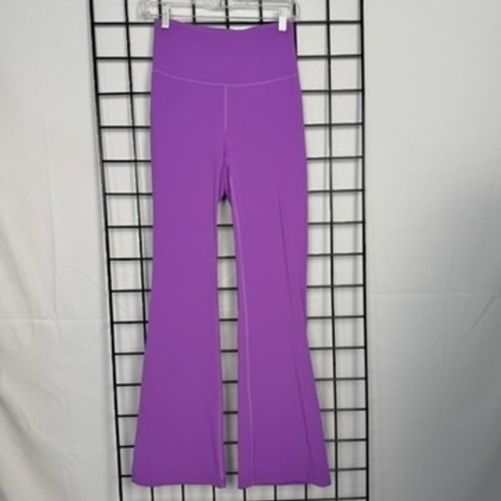 Lululemon Groove Super-High-Rise Flared Pant Legging Women 6 Purple Nulu LW5EZ9S